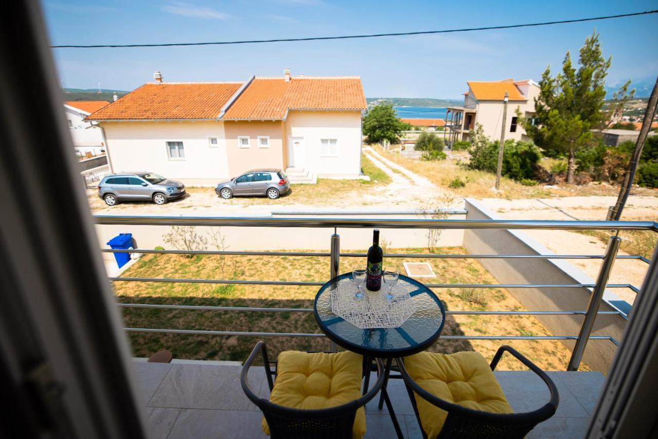 Deluxe Apartments Sanja With Seaview Gornji Karin Kültér fotó